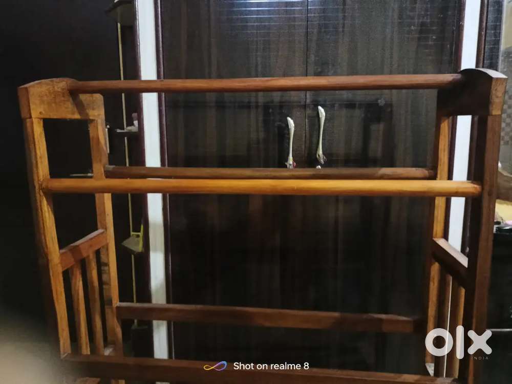 Wooden clothe rack