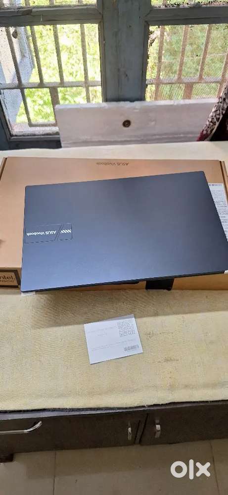 Asus core i3 Laptop 8GB RAM/512 GB SSD, 15.6 FHD window 11 office 2024