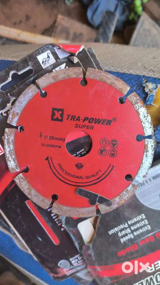 Wall cutter blade