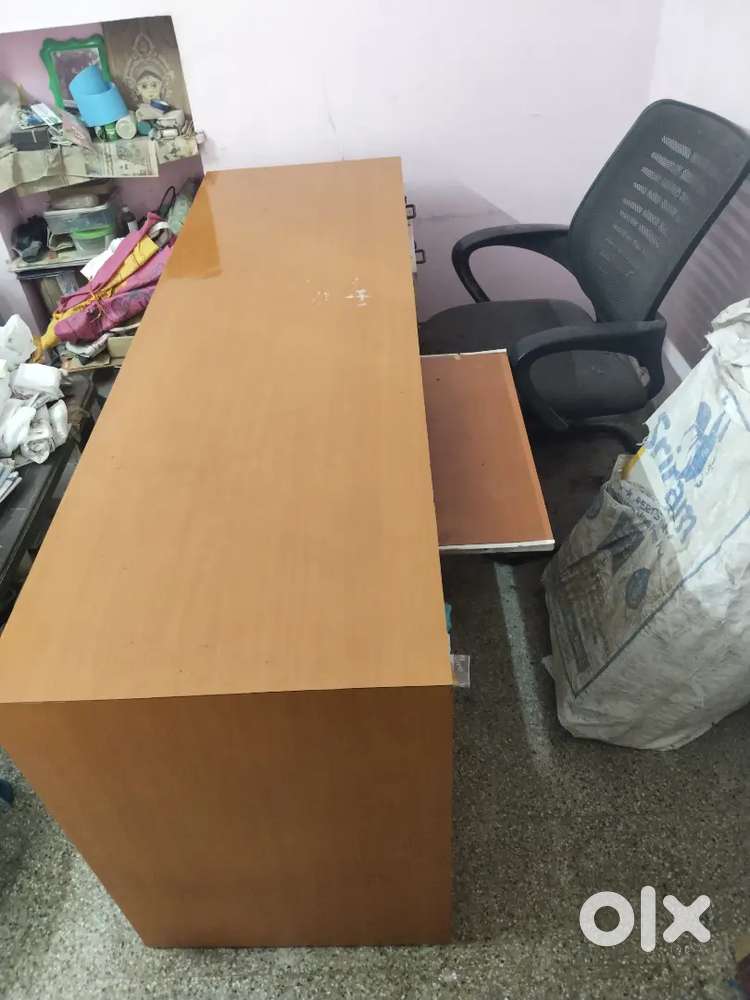 Computer wooden table and chair