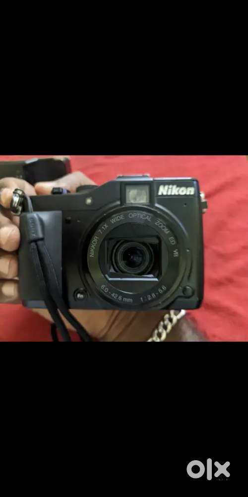 Nikon Coolpix P7000 Advanced Point and Shoot