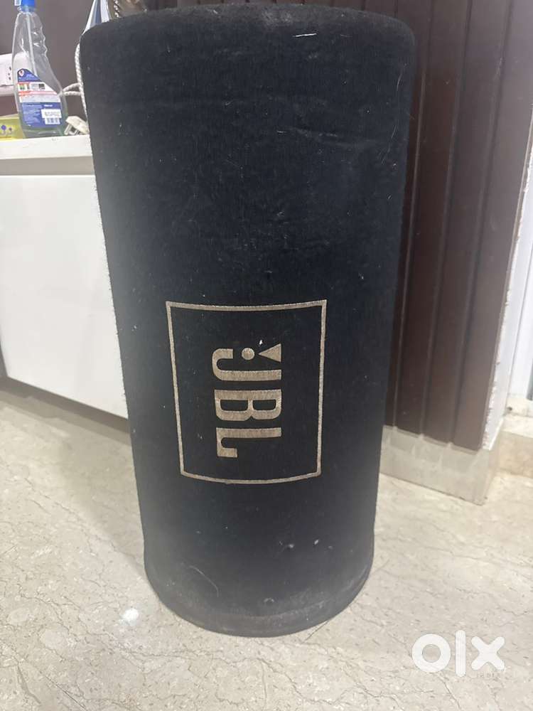 JBL basstube  4