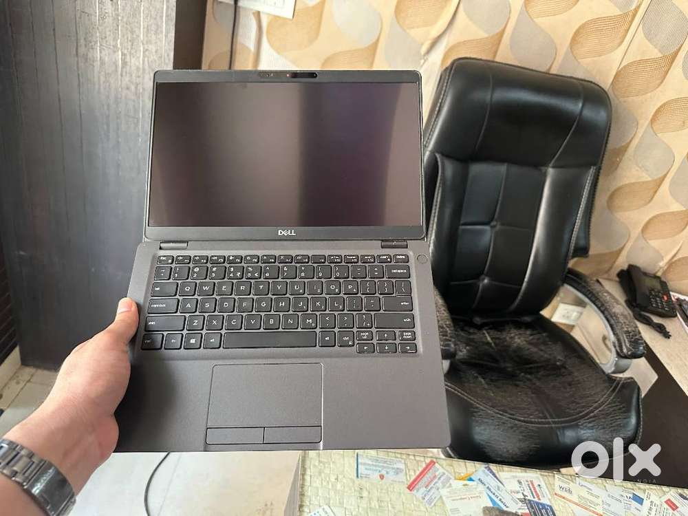 Second Hand Laptop Dell 5300 Core I5 8th gen 8/256gb ssd web Cam Adp