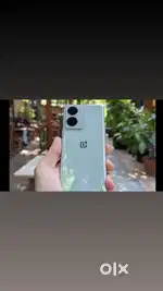 8 mahine purana mobile oneplus 2T single hath mein chalaunga
