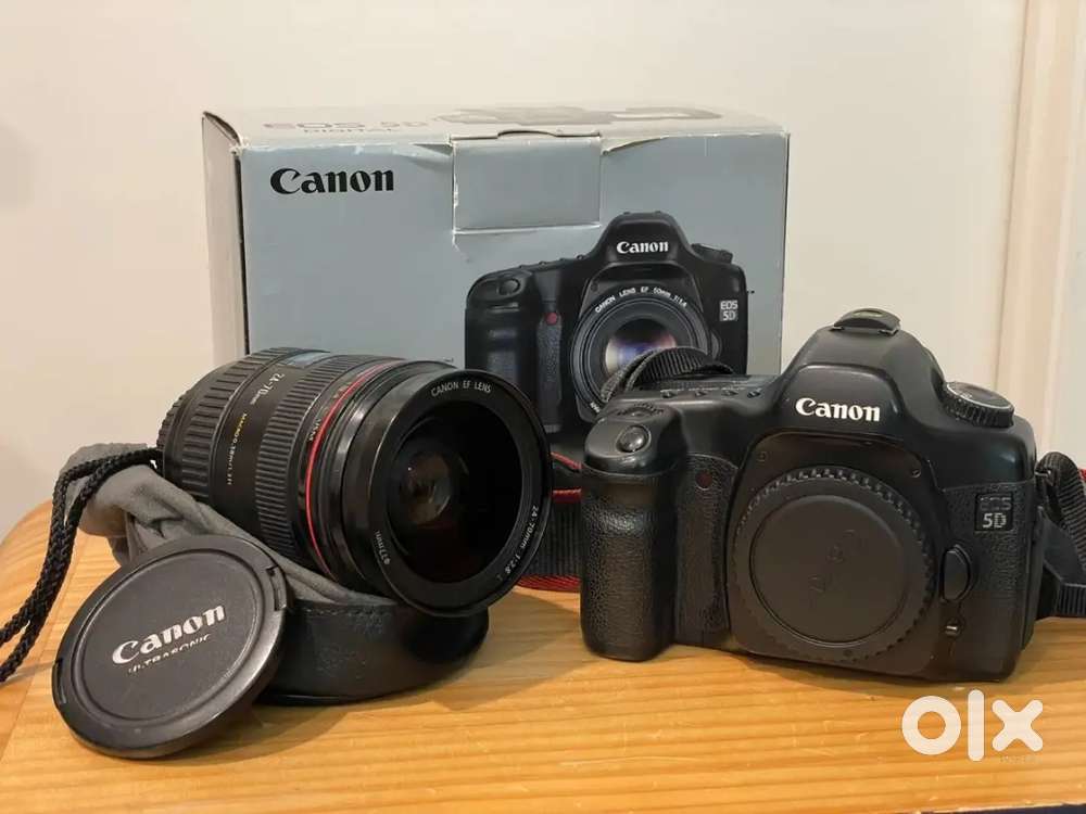 Canon EOS 5D  24-70mm f/2.8L Lens Boxed Kit Extras