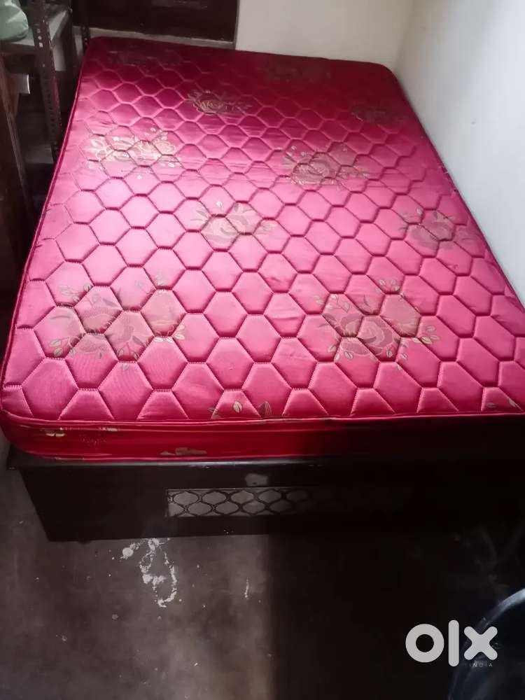 Single Divan bed with mattress.
