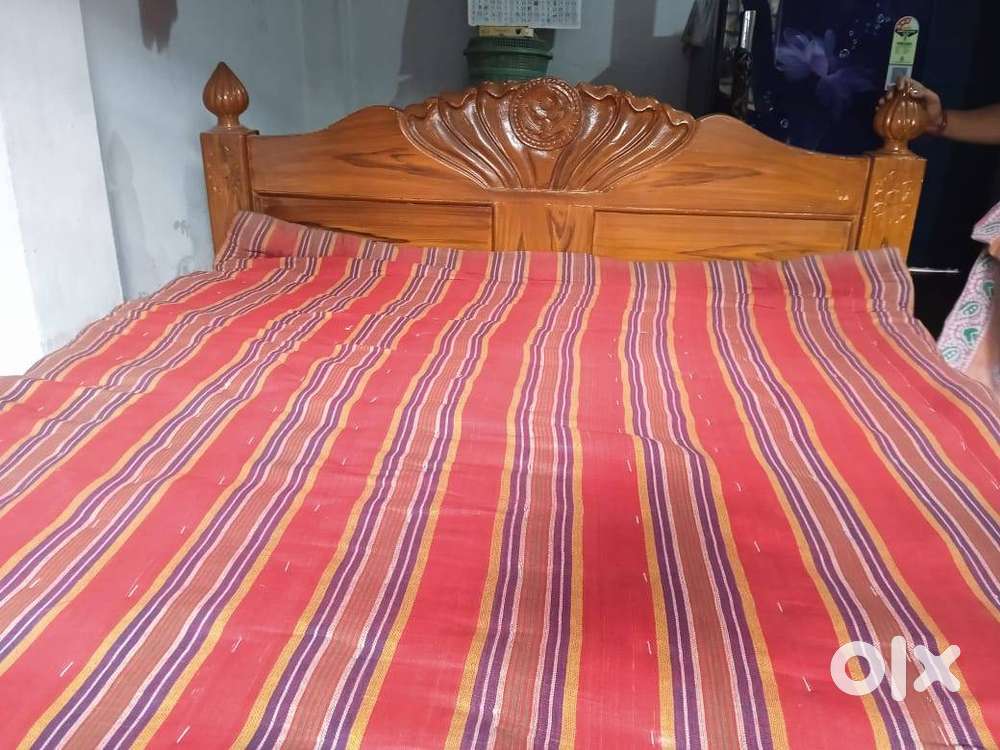 Bed of Segun Wood (Teak Wood) Timber Ready for Sale