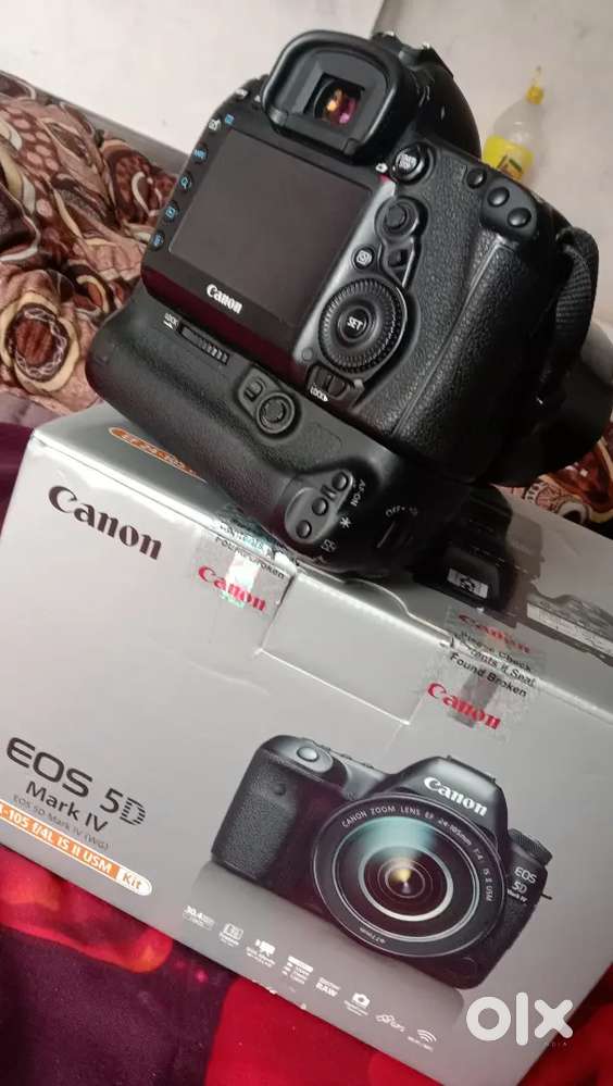 Canon 5D Mark IV Body 24_105 USM L2 lens