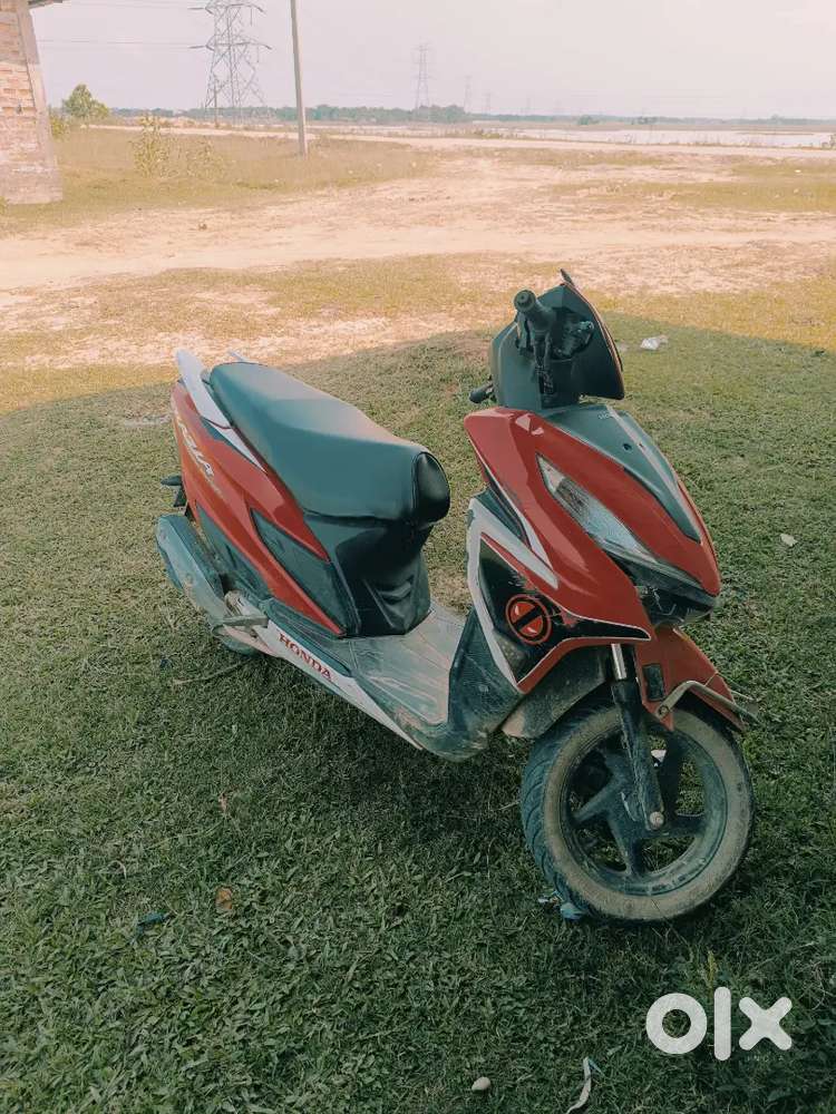 Grazia 125 bs6 sports edition