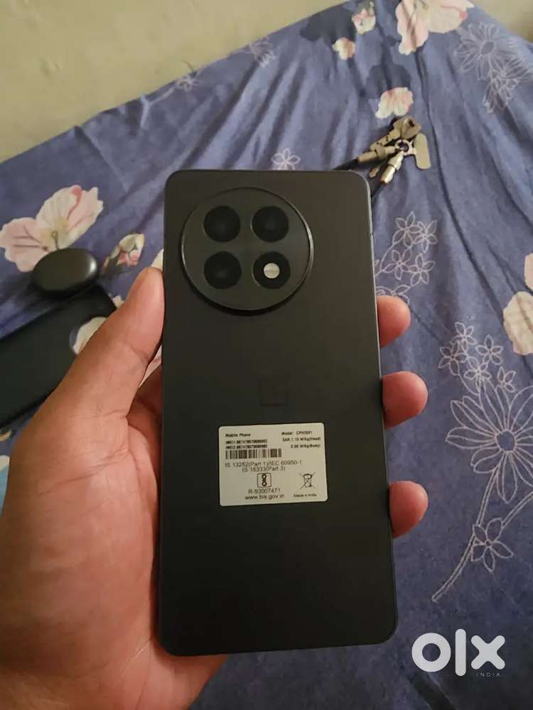 13r 12gb ram 256gb memory