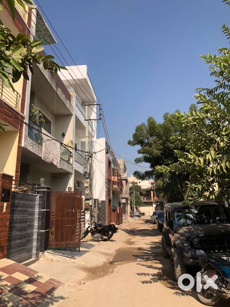 PLOT FOR SALE 196 GAJ SECTOR 127 SANTEMAJARA CALONY SWARAJ ENCLAVE