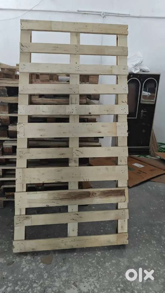 Wooden Pallete bed for Sale for Storage Decor Crate furniture