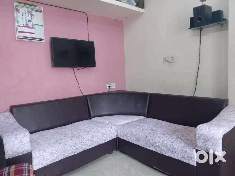 L shape 5 sitter sofa slightly negotiable price