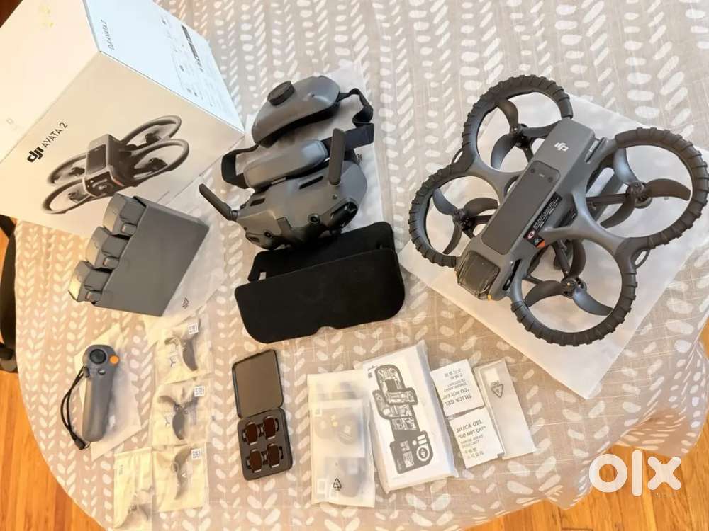 DJI Avata 2 Fly More Combo 3 Batteries, Goggles, Carry Bag