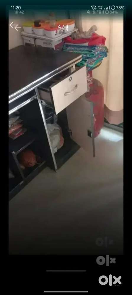 Computer table