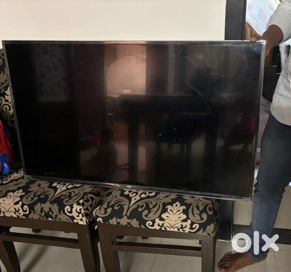 Vu tv 42 inches for sale
