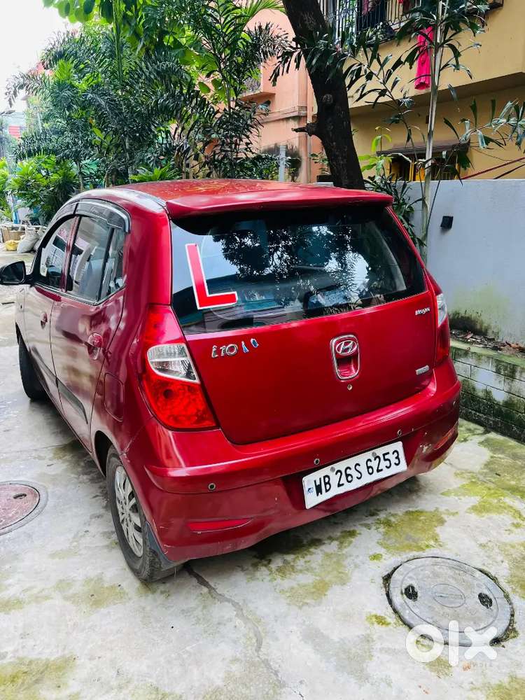 Hyundai i10 2013 model tax paid till September 2028 well maintained