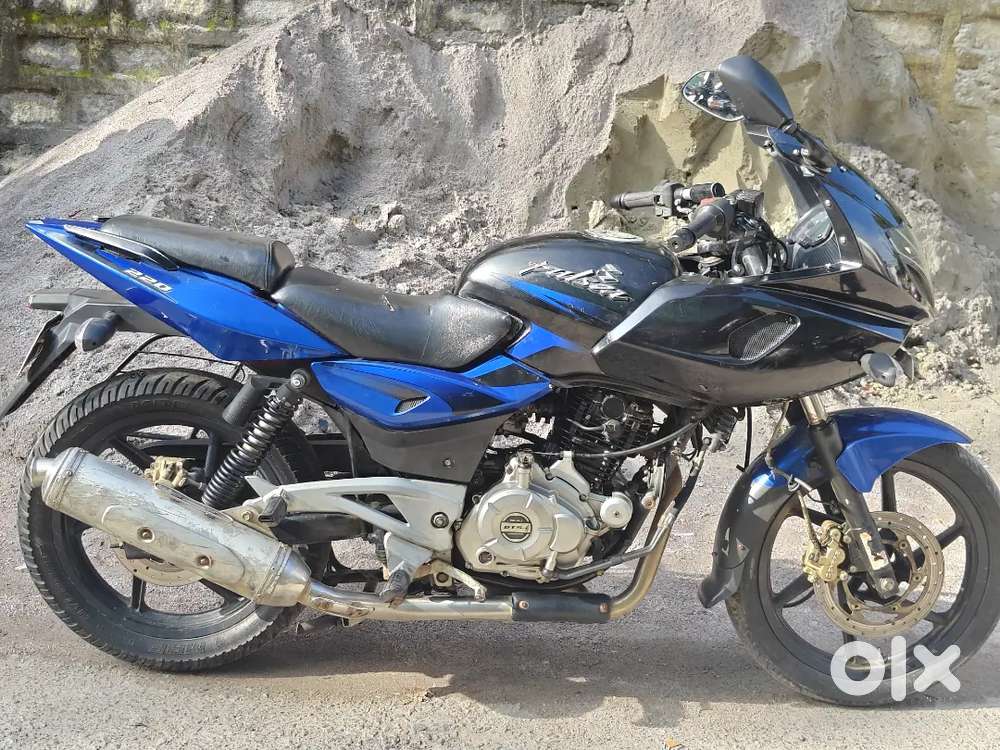 Bajaj Pulsar 220cc Model 2016 Colour black