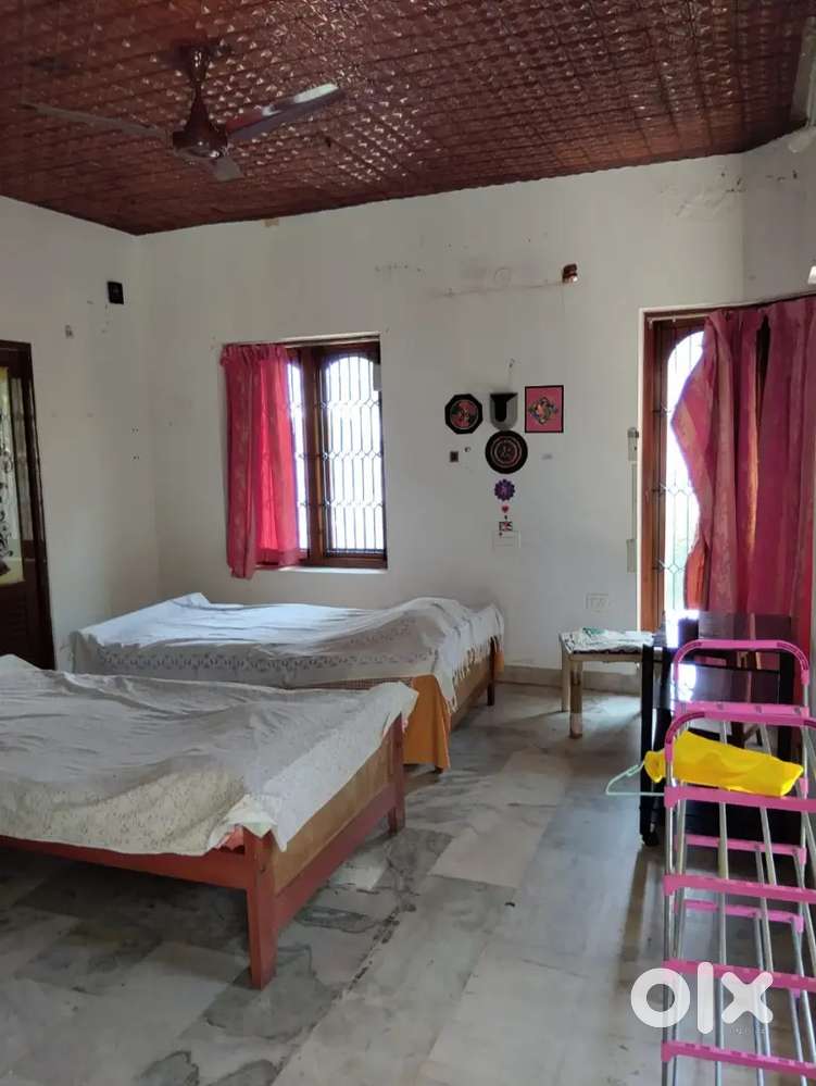 House for rent (Ladies only)