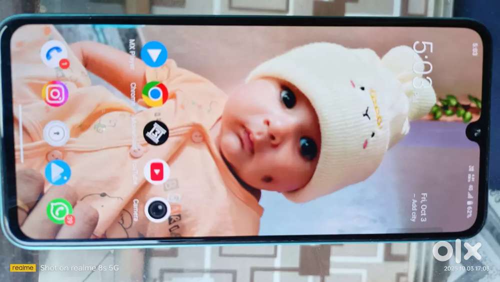 Vivo v25  very neat and clean mobile