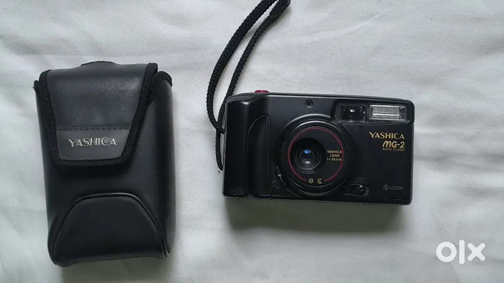 Vintage Yashica MG-2 35mm Film Camera with Case – Excellent Condition