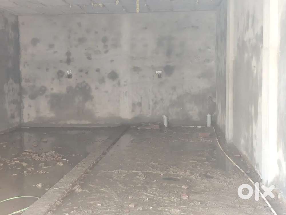 Show room space available for rent