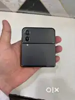 Samsung filp 4 256gb 100% condition no Scratch