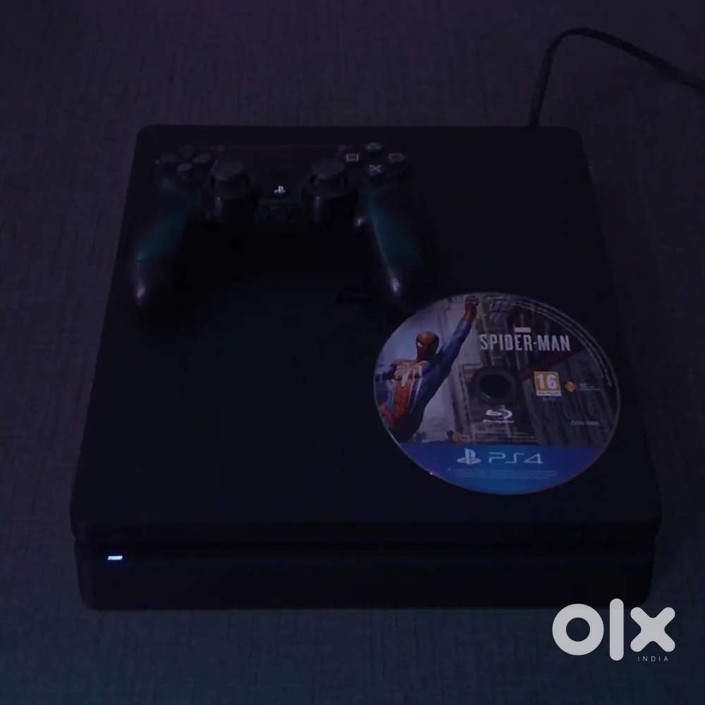 PS4 slim 1TB + Marvel's Spiderman 2018