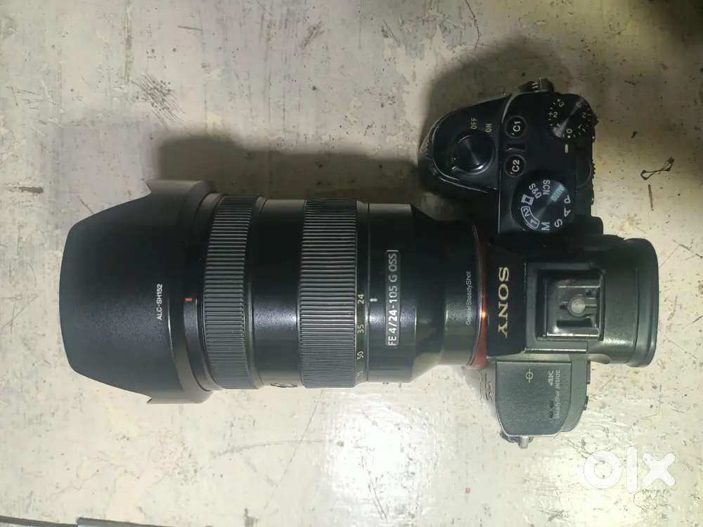 Sony a7iii with 24-105 lence 2battry charger