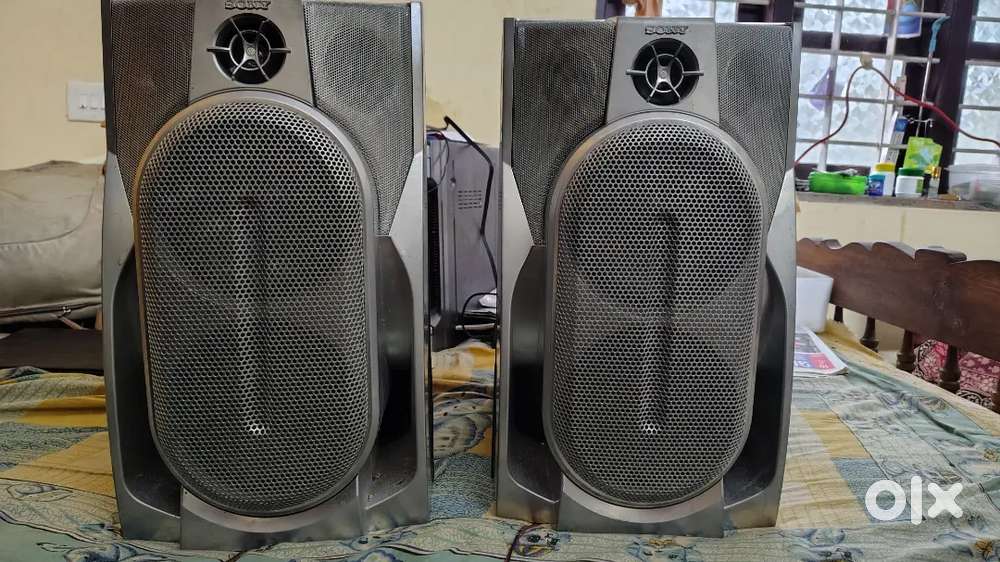 Sony  5 speaker box