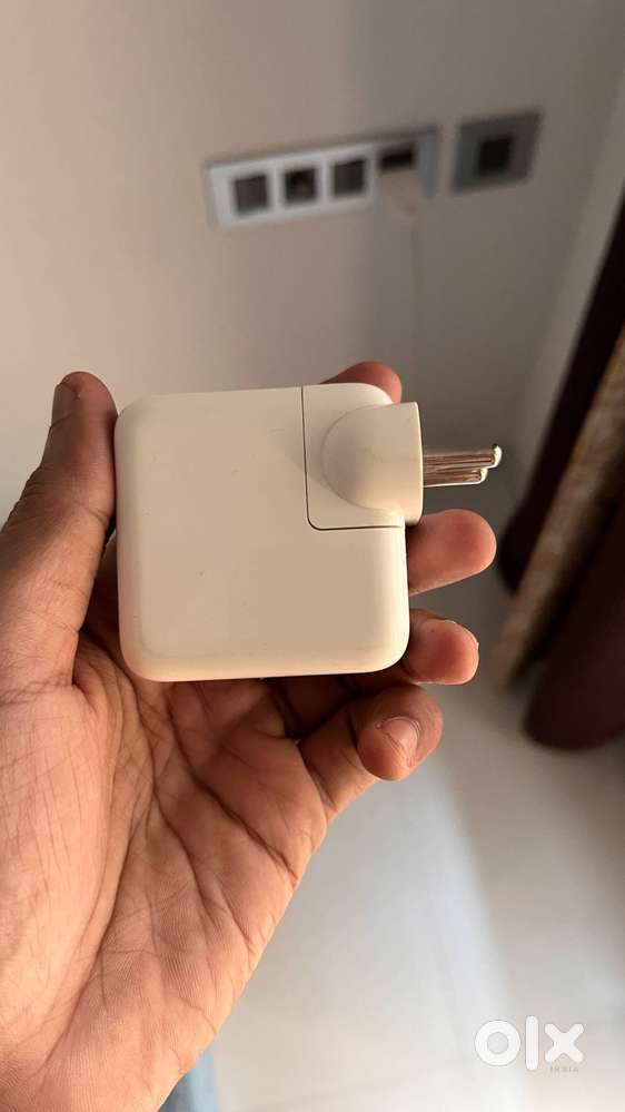 Original MacBook Charger 30W in Mint Condition