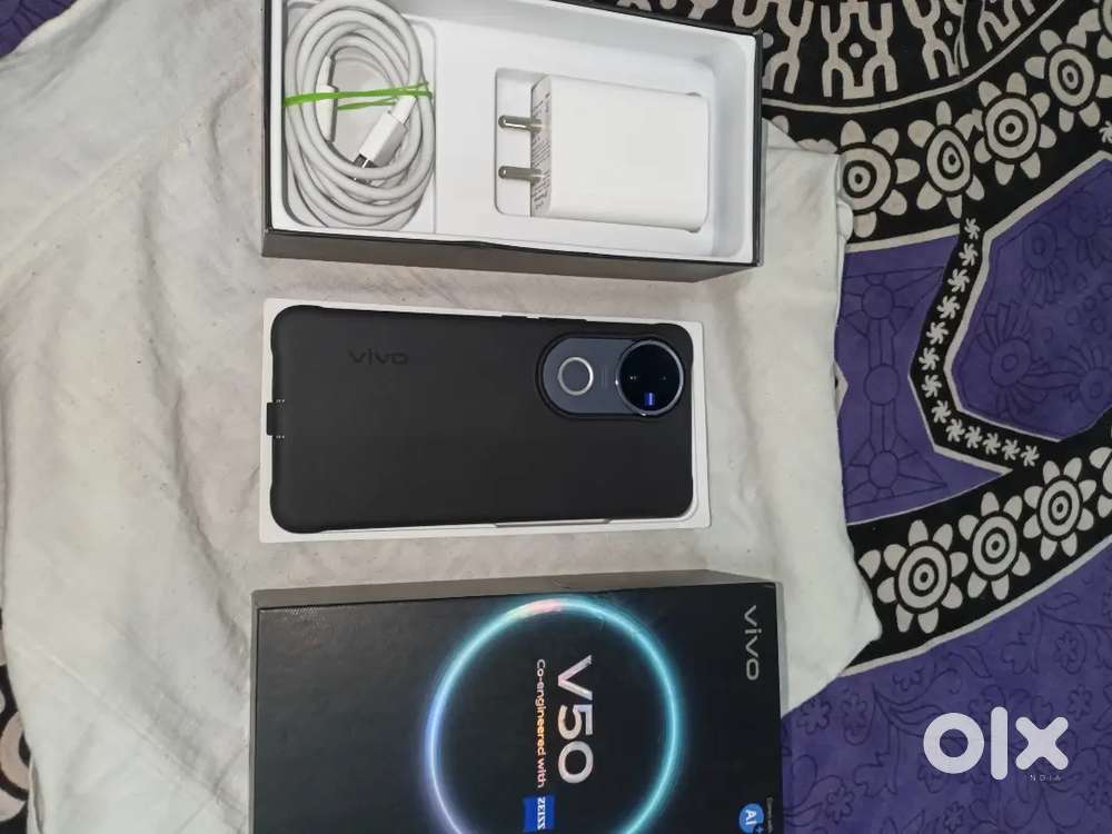 Vivo v50 8GB 128 GB internal memory storage