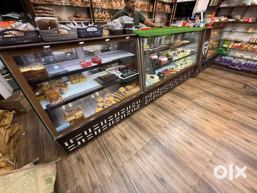 Bakery display counter