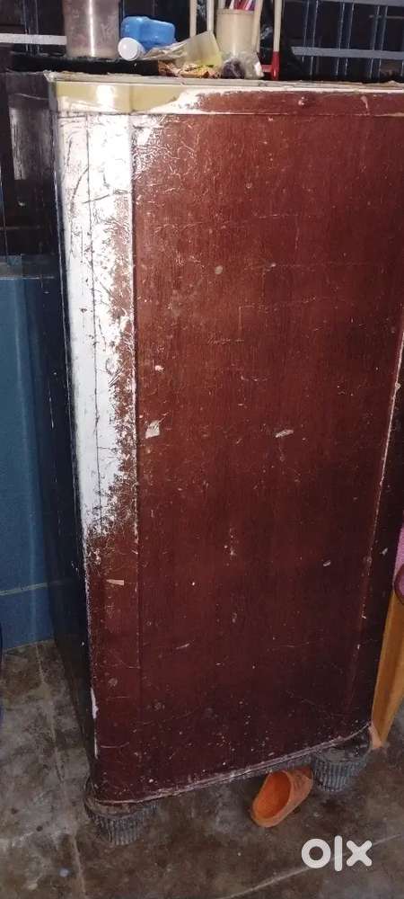 SAMSUNG refrigerator well condition