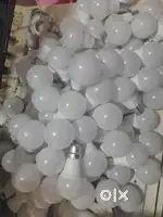 एक लड़के की जरुरत है bulb बनाने के लिए