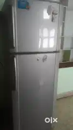 Double door fridge in 8000