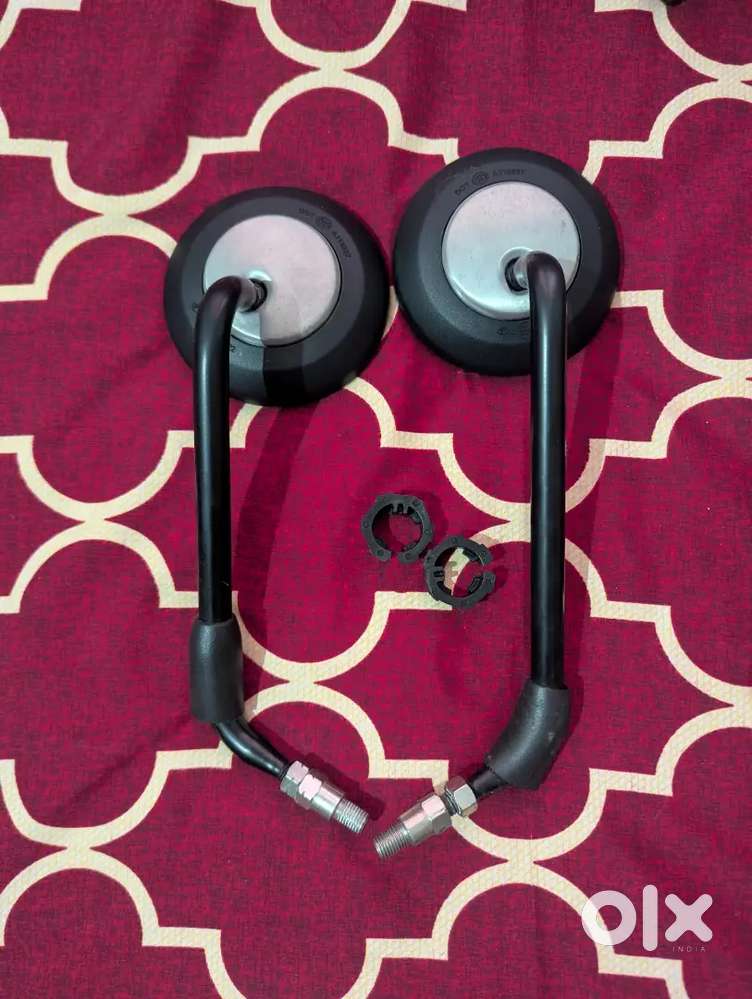 Selling Triumph Scrambler 400 Mirror (Original)