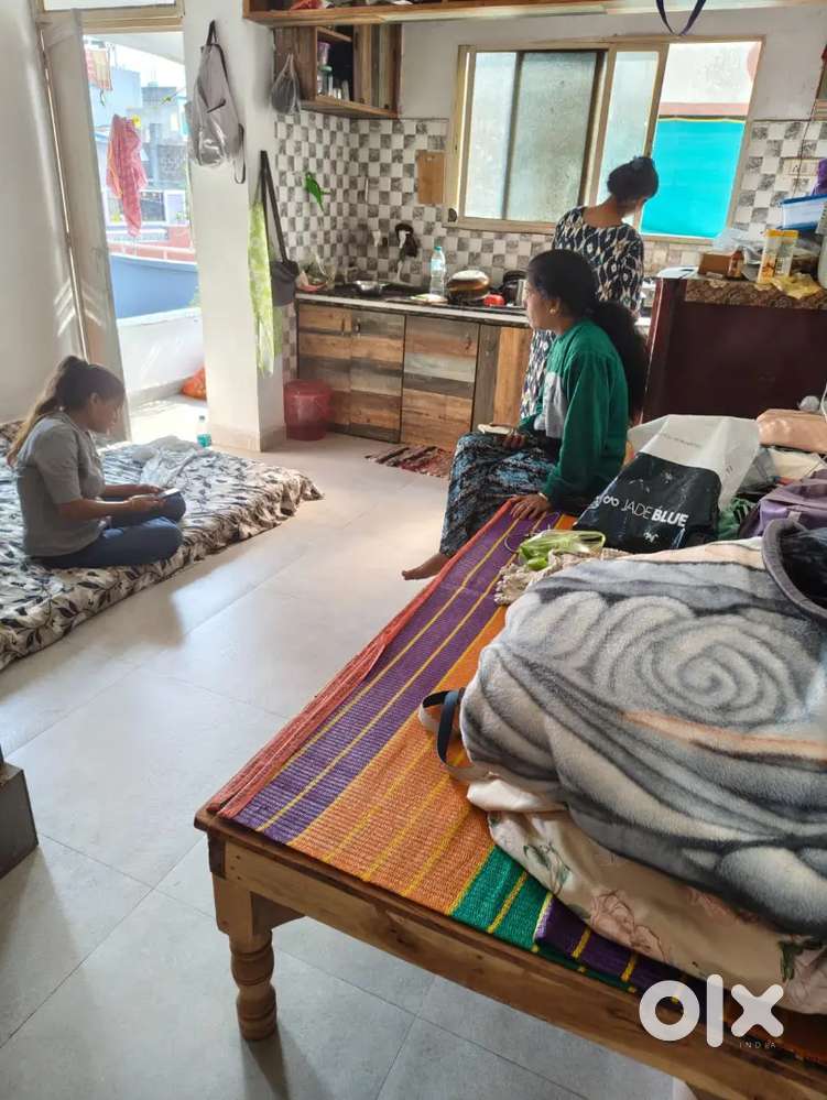 Full independent for only girls urgent needed