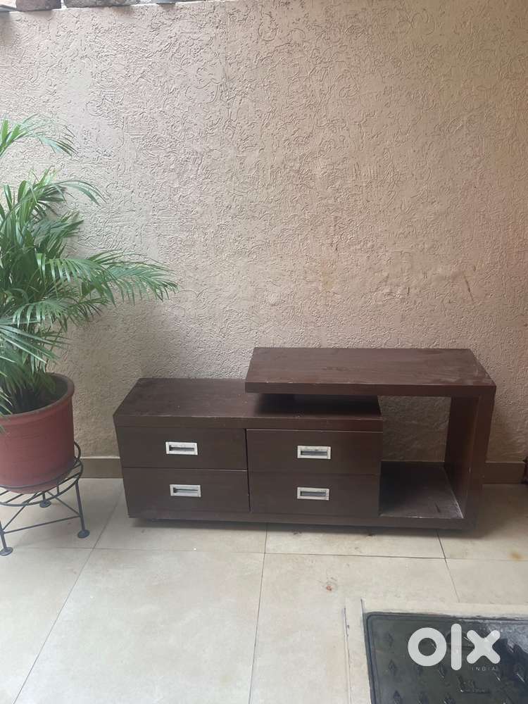 Elegant wooden TV drawers cum decor stand