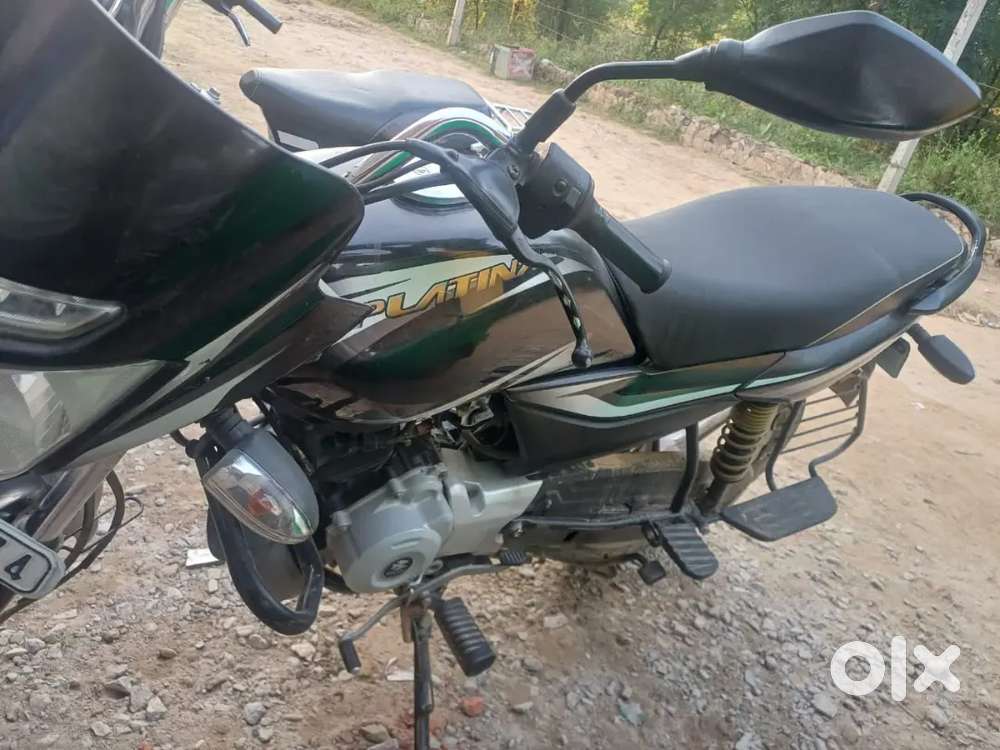 One hand use gadi me koi problem nhi hai bhut acchi condition me hai