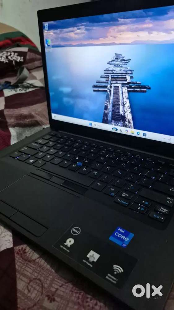 Dell 7490 touch I7 8th gen