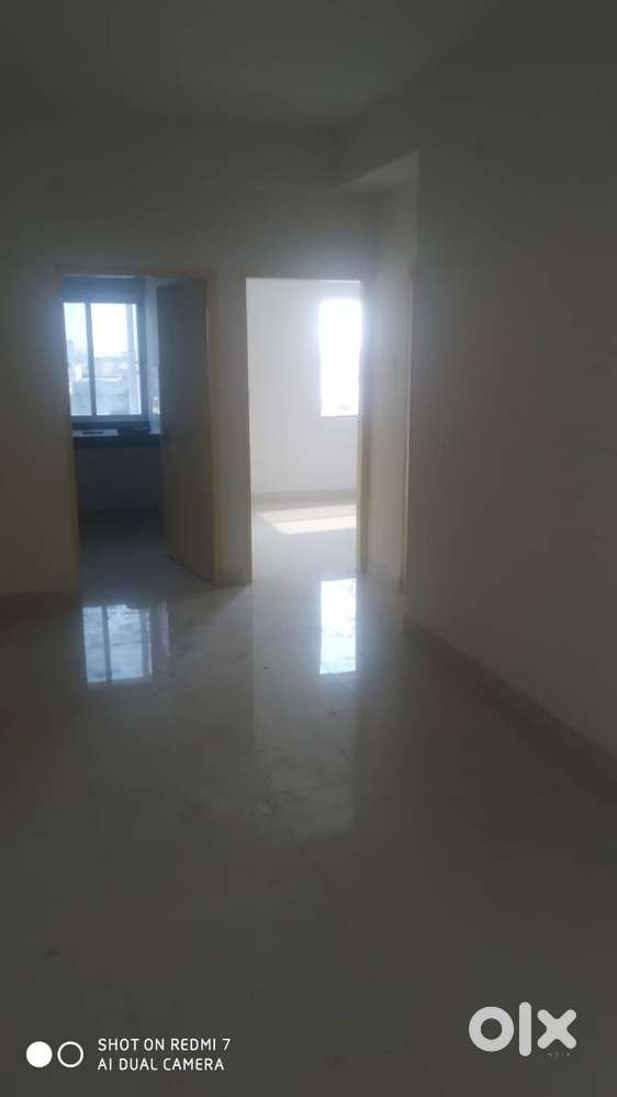 Spacious 3 bhk new flat on main hurhuruh road