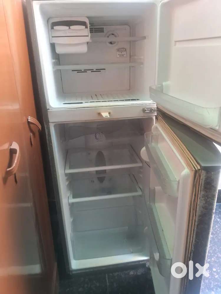 Lg fridge 270 liters