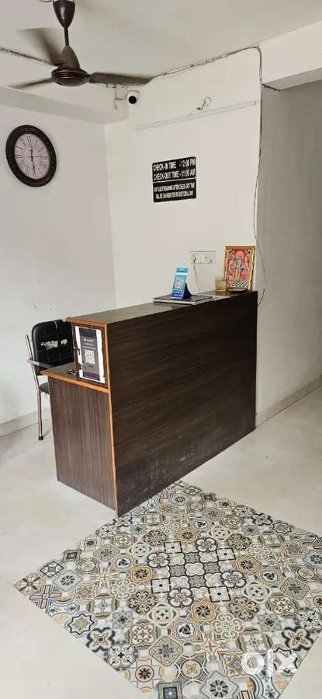 Receptionist (Male only)