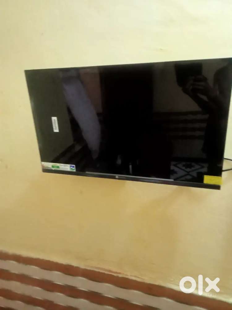 Realme TV 4 din ki Chali Hui TV hai acchi condition good condition