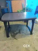 Plastic Dining table