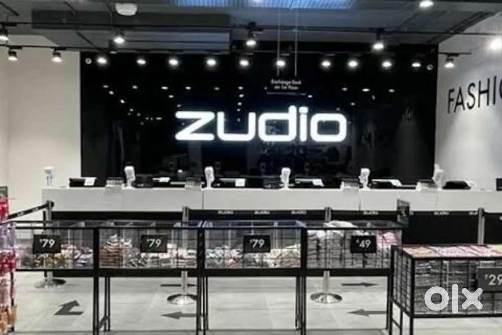 WE HIRING MALE AND FEMALE STAFF IN SHOPPING MALL..