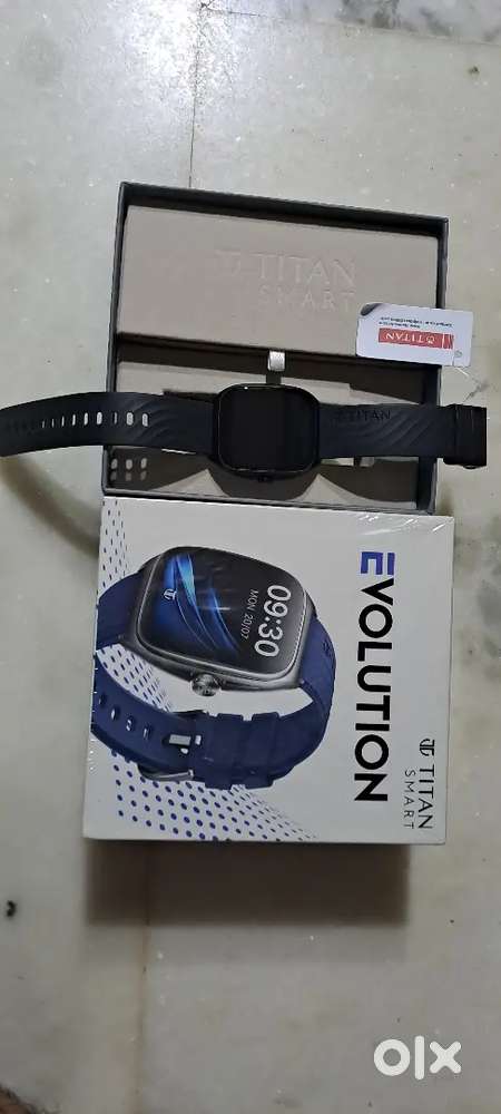 Titan evolution smart watch