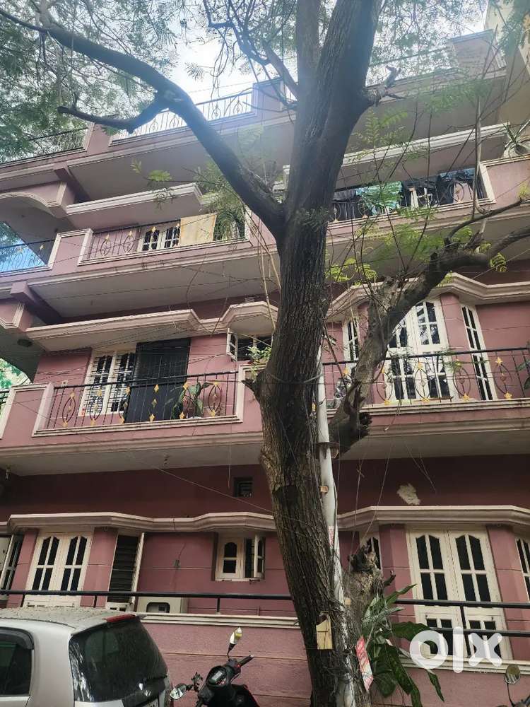 40/40 1600sqft 1laks Income 3.15cro