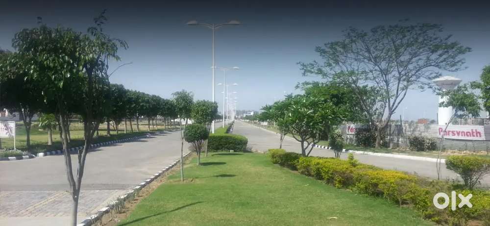 300 yd plot in Parshvanath city
